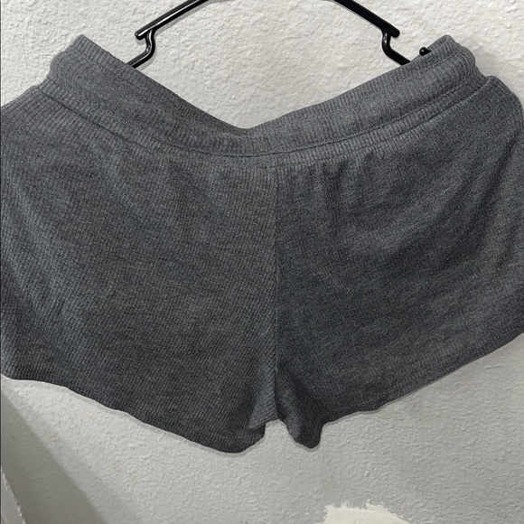 Gray Ribbed Knit Shorts - Picture 2 of 3